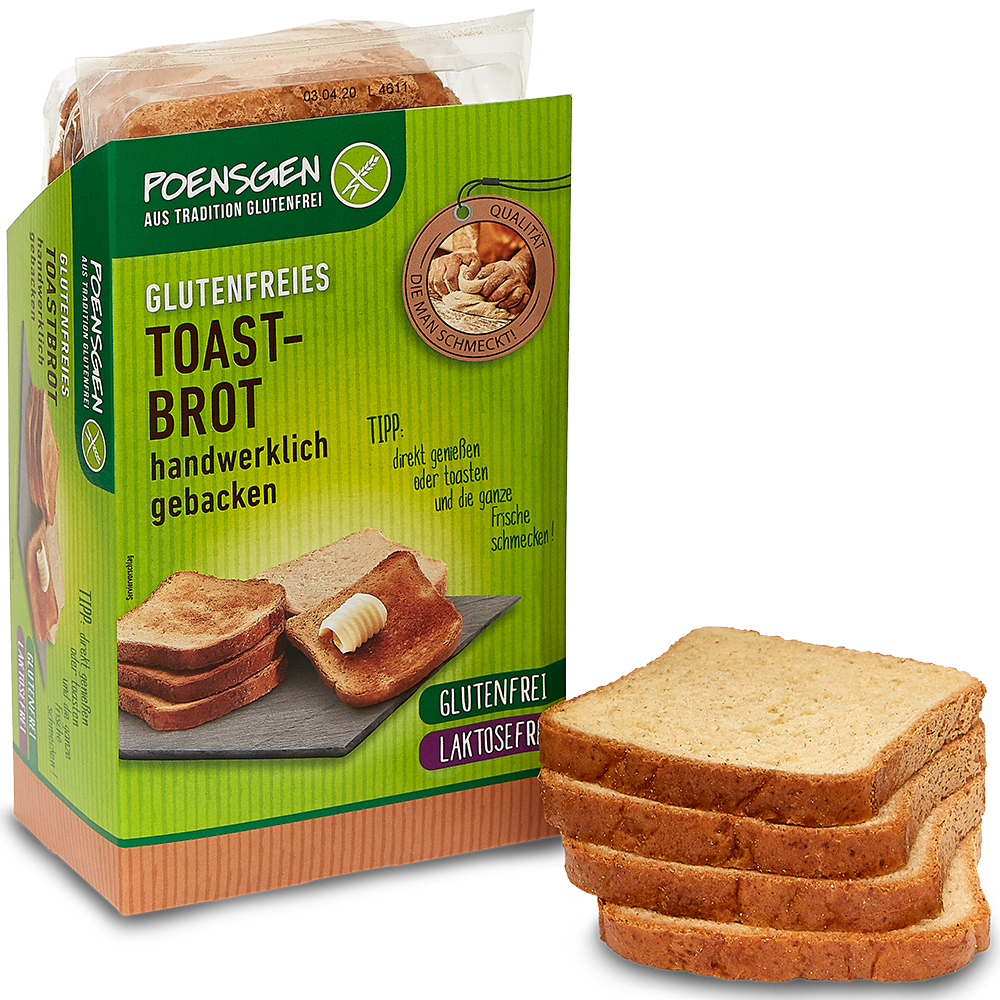 Vier goldgelbe, eckige Scheiben Toastbrot, daneben ein ganzes Brot in der Produktverpackung mit einem grünen Schuber