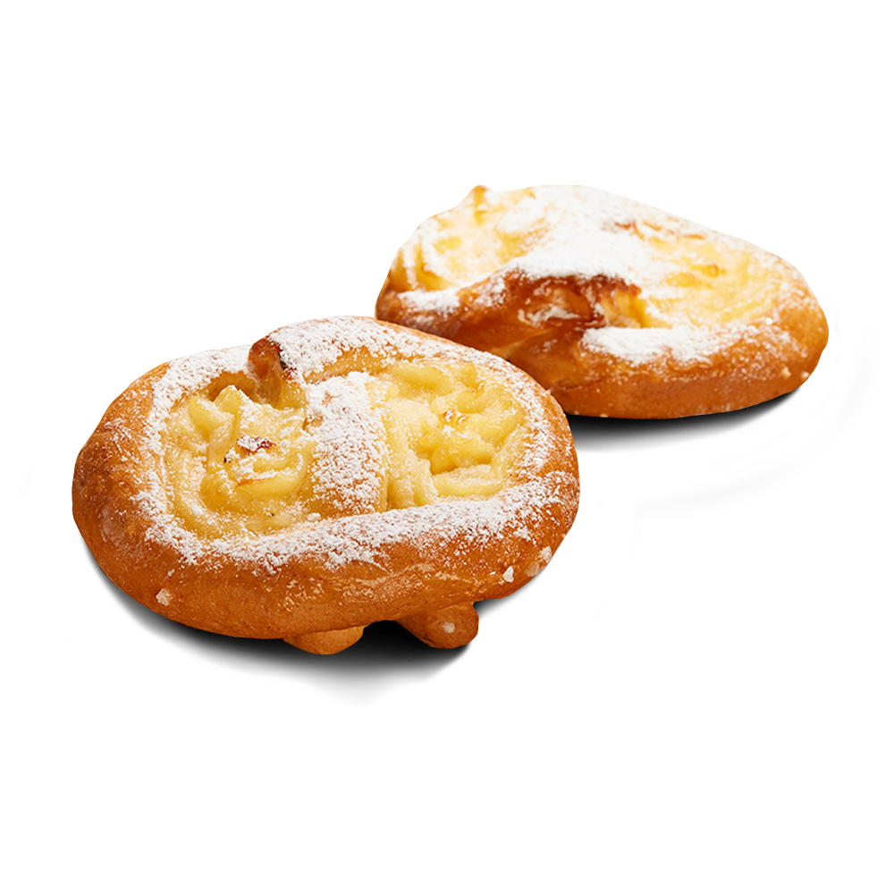Zwei glutenfreie Puddingbrezeln in typischer Brezelform mit Pudding gefüllt und Puderzucker bestäubt