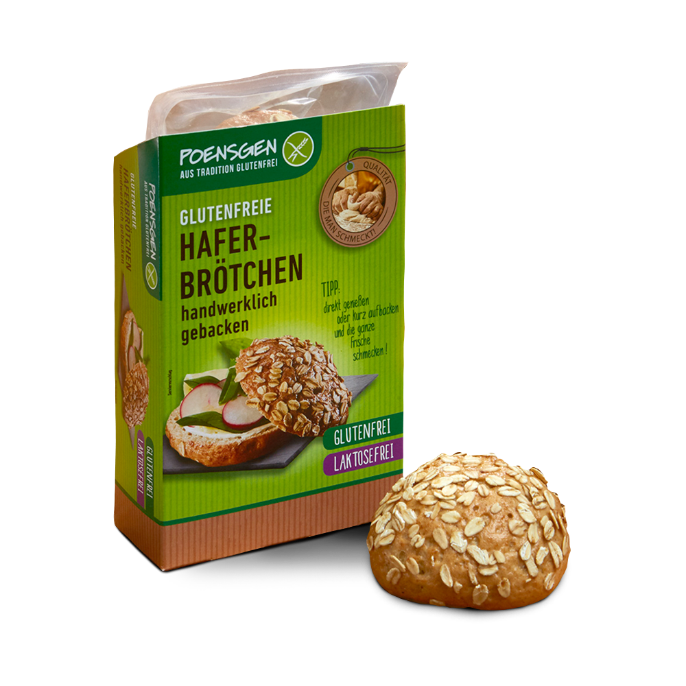 Plastikverpackung mit grün-braunem Etikett für das Poensgen glutenfreie Haferbrötchen, ein Haferbrötchen, bedeckt mit Haferflocken liegt davor